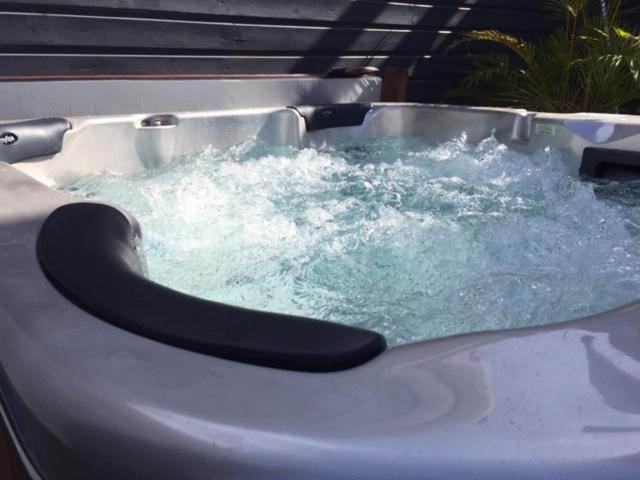 圣安德烈Le Flamboyant Avec Piscine Chauffee 30° Et Jacuzzi公寓 外观 照片